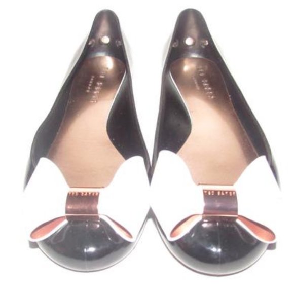 Ted Baker Black Leather Exaggerated White Bow - Picture 2 of 13